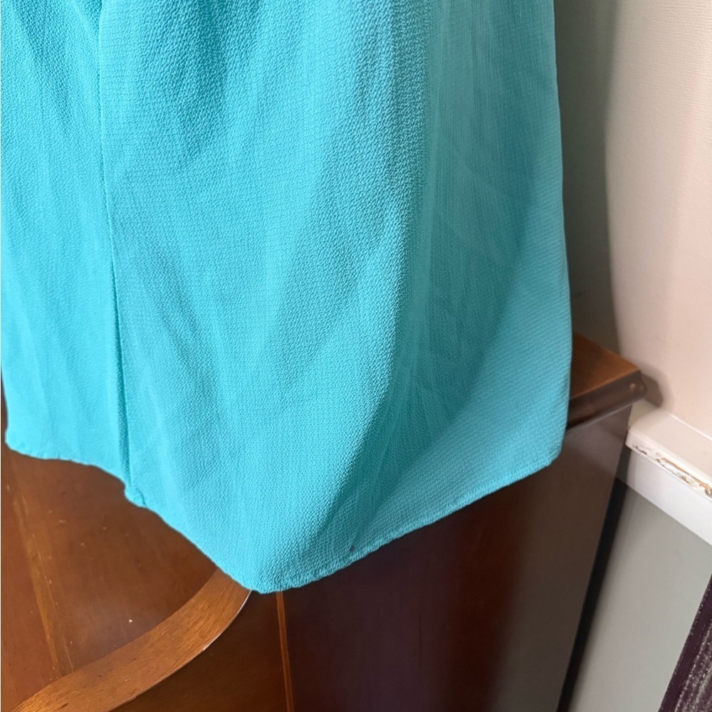 Elegant Turquoise Halter Top - Picture 5 of 6